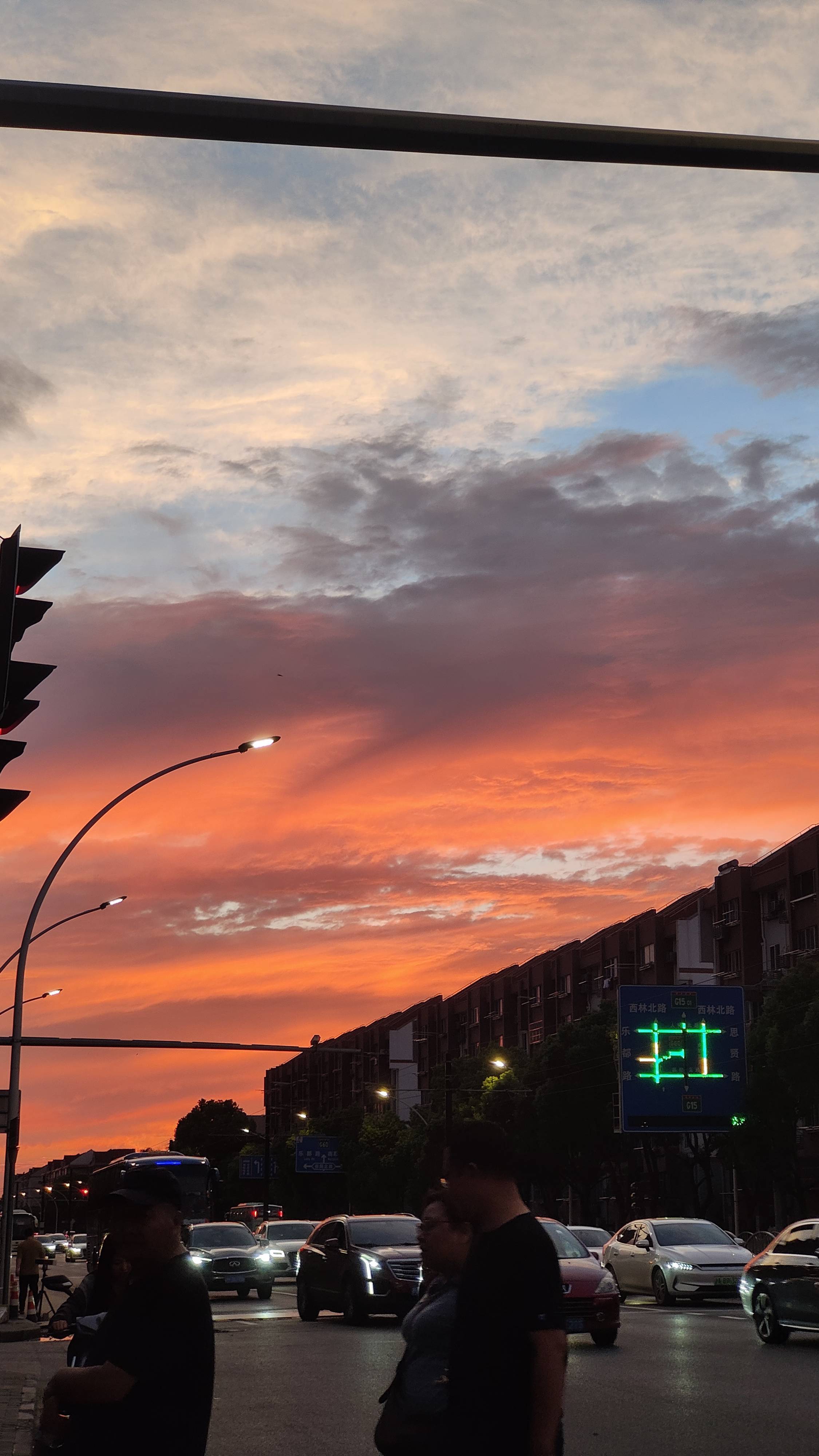 日落沉溺于橘色的海（蹲一枚室友）