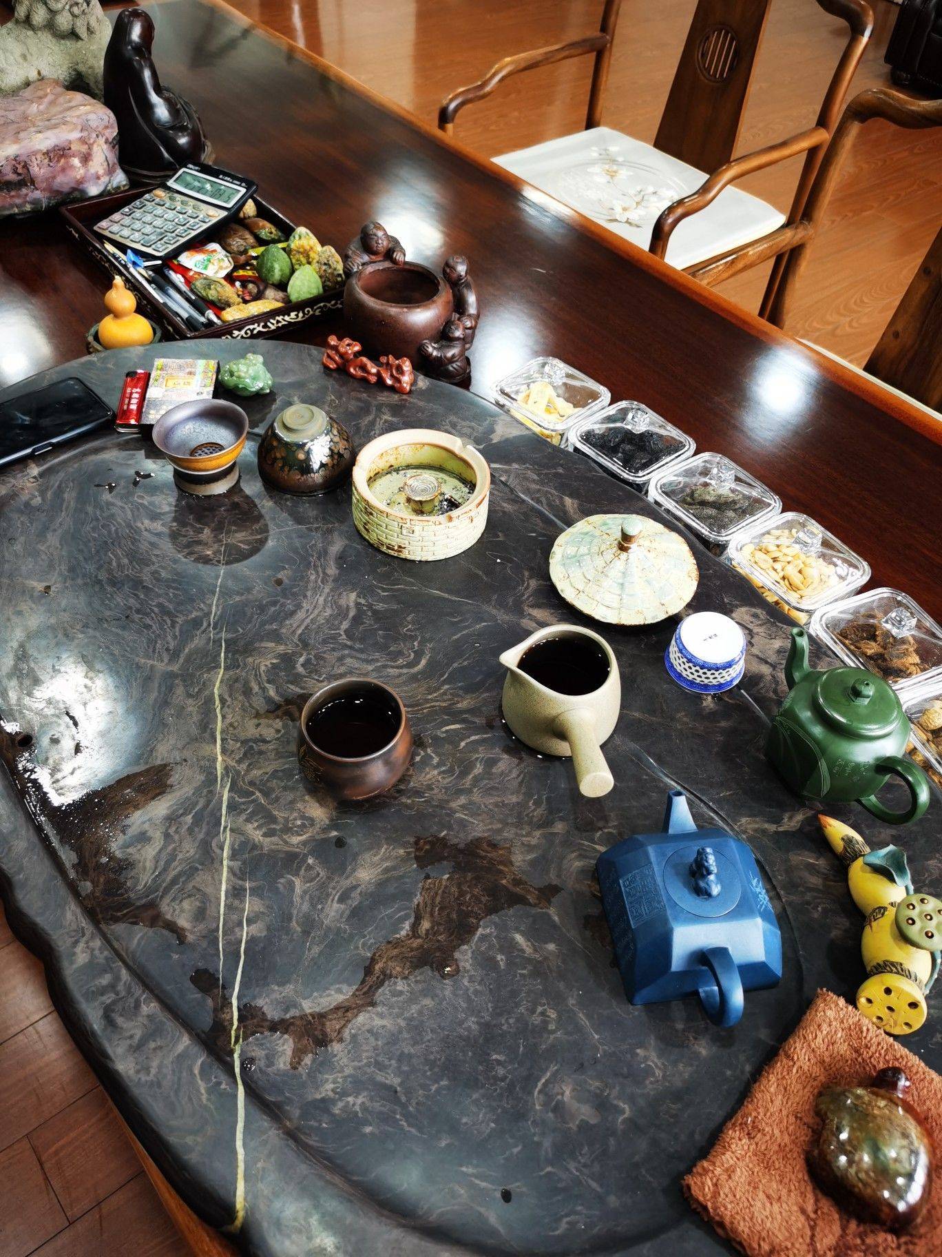 新的一天，喝茶开始，喝酒结束。