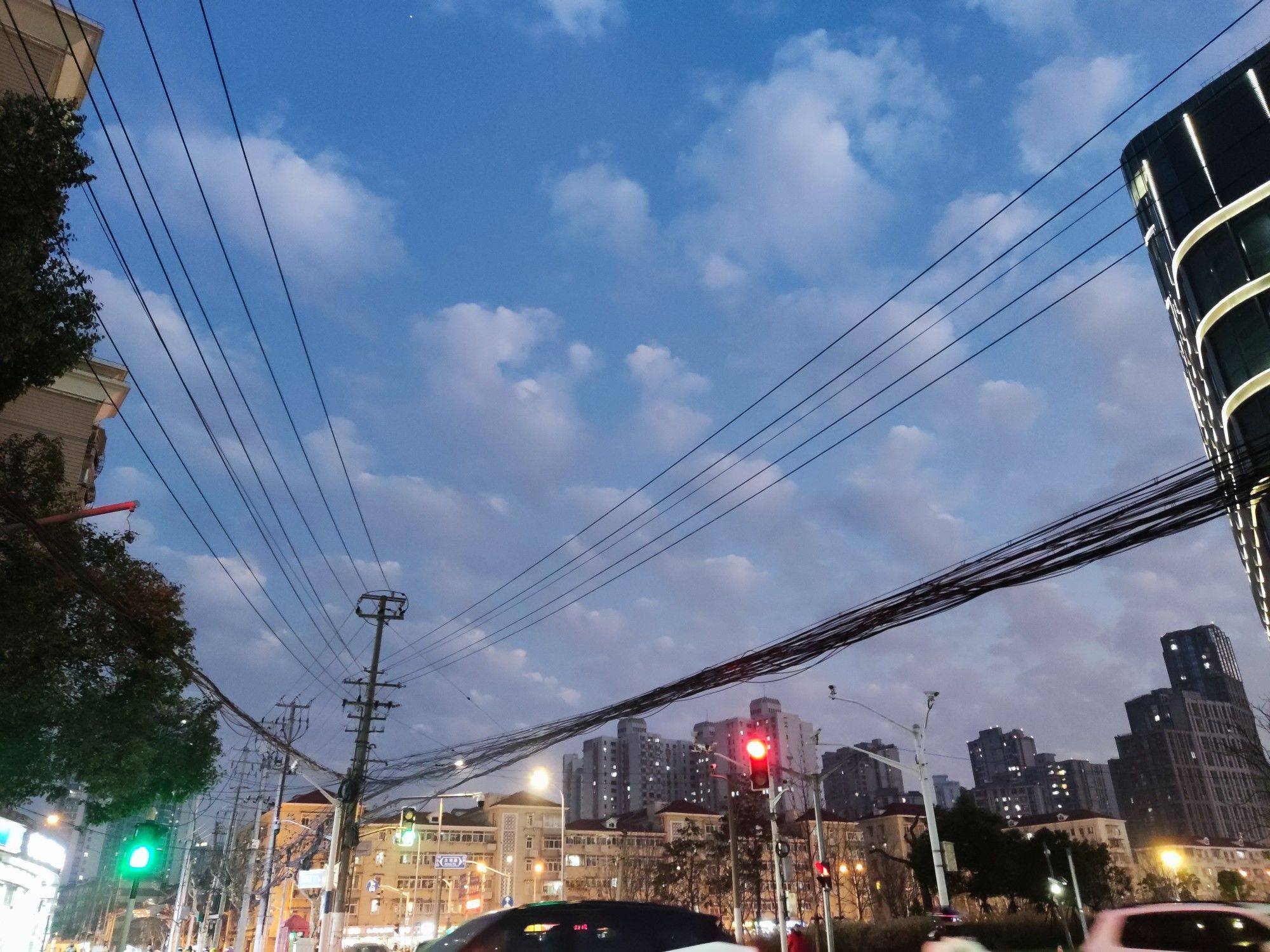 今天的天空格外的治愈_2