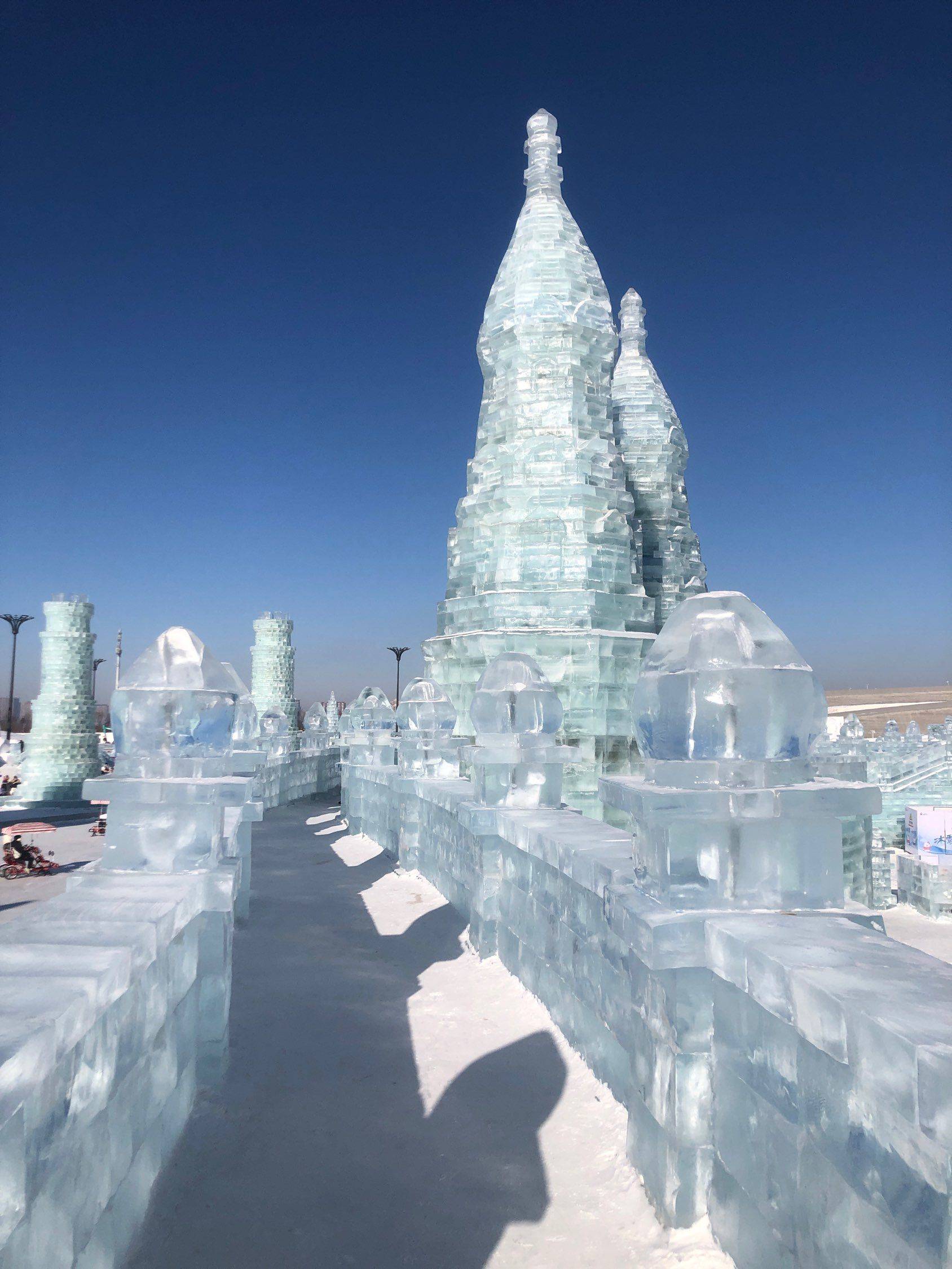 白天的哈尔滨冰雪大世界更精彩_4