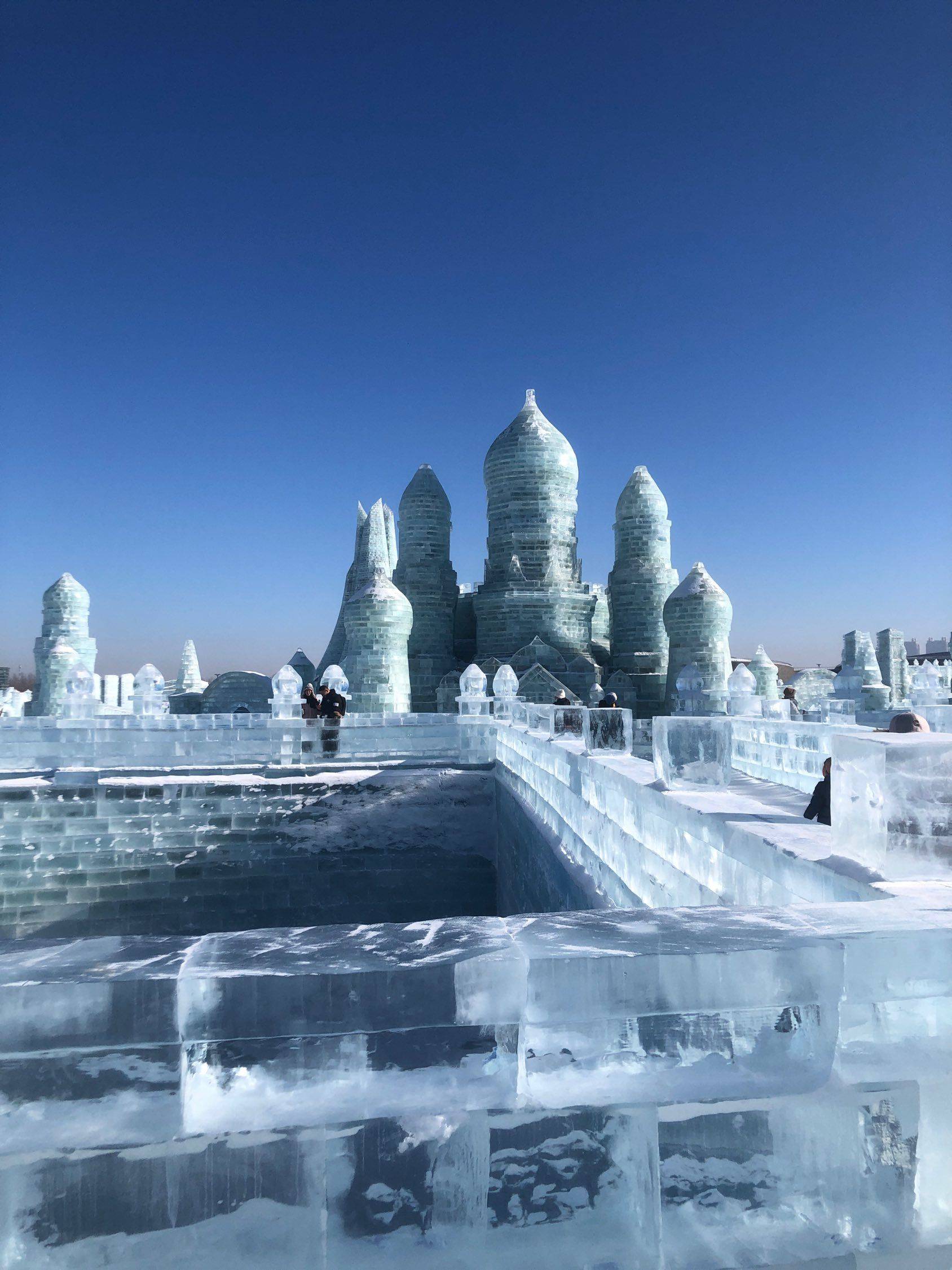 白天的哈尔滨冰雪大世界更精彩_3