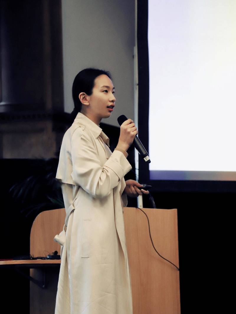 刚从牛津回来,近期搬到上海