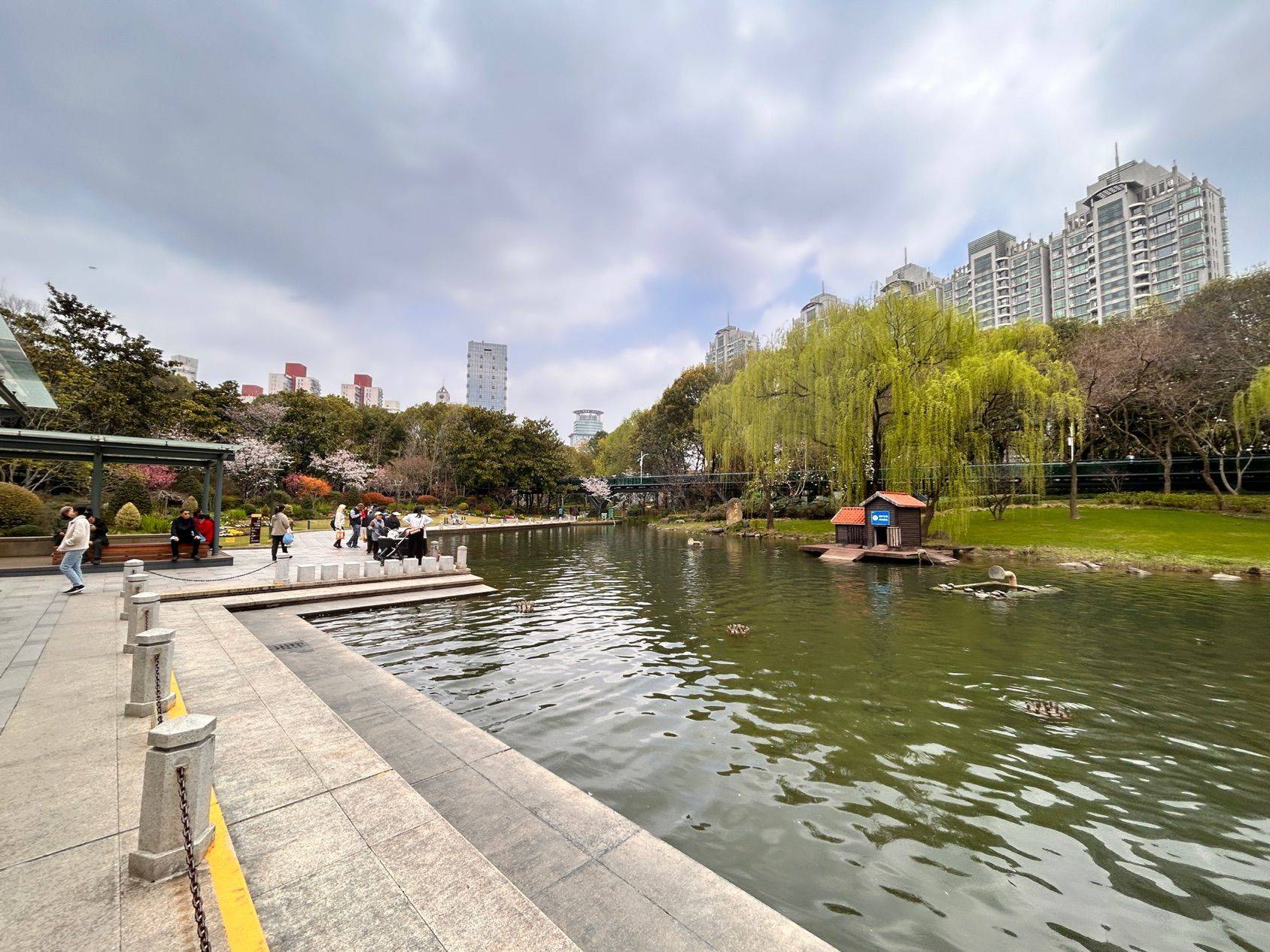 10 minutes walking to Xujiahui Park🍃_3