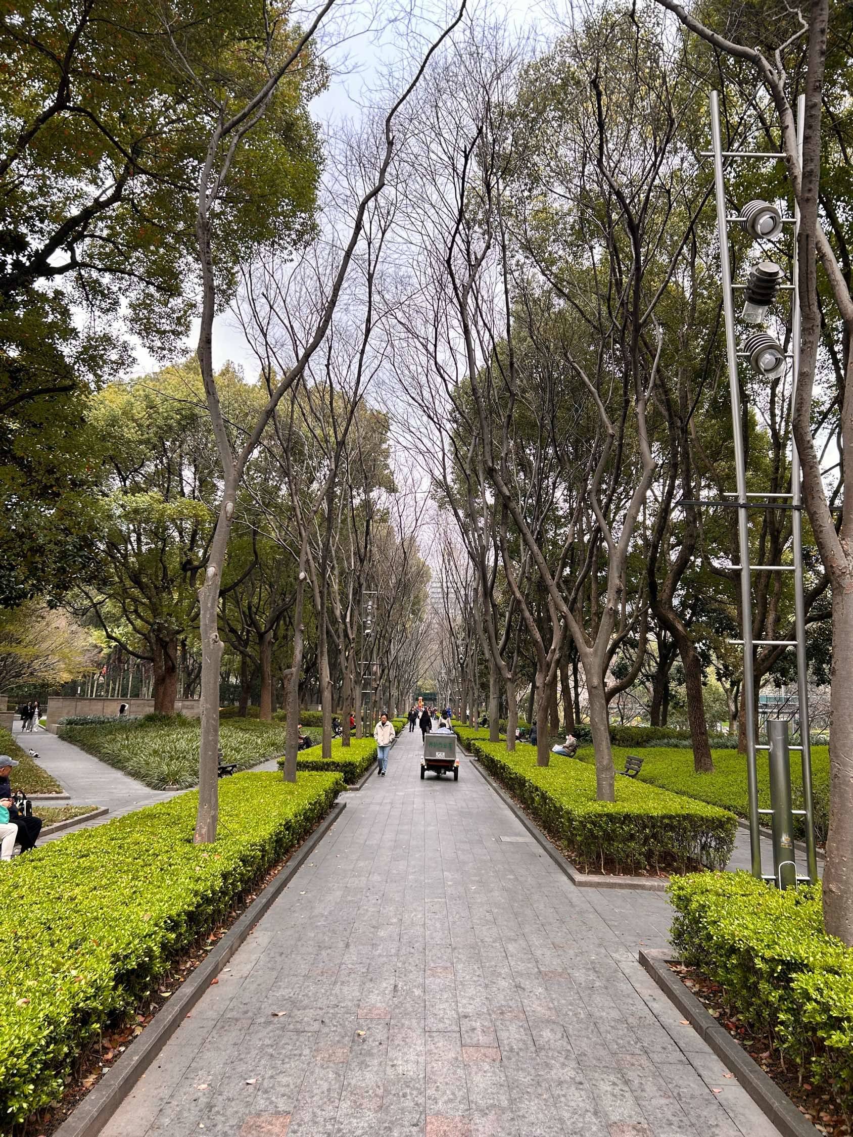 10 minutes walking to Xujiahui Park🍃_2
