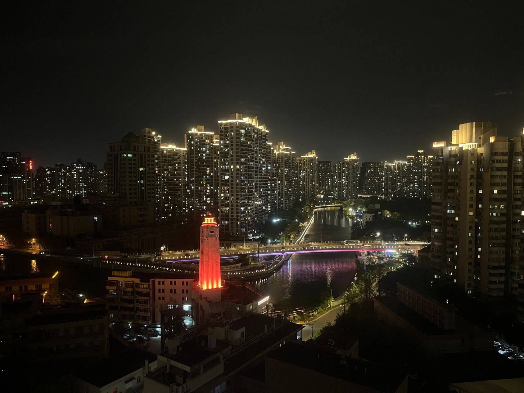 晚上的views太好看了吧