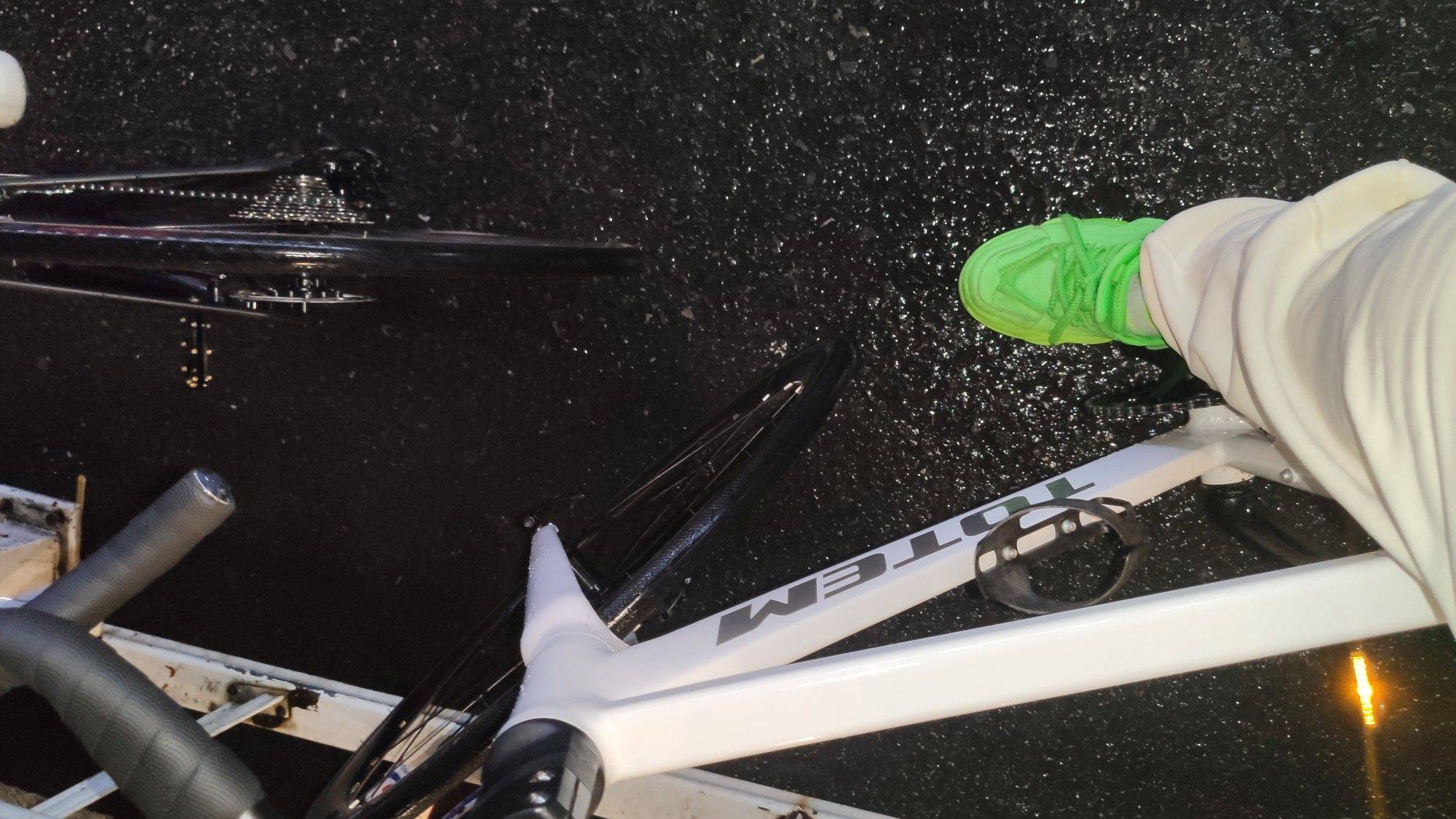 冒雨也前行🚴