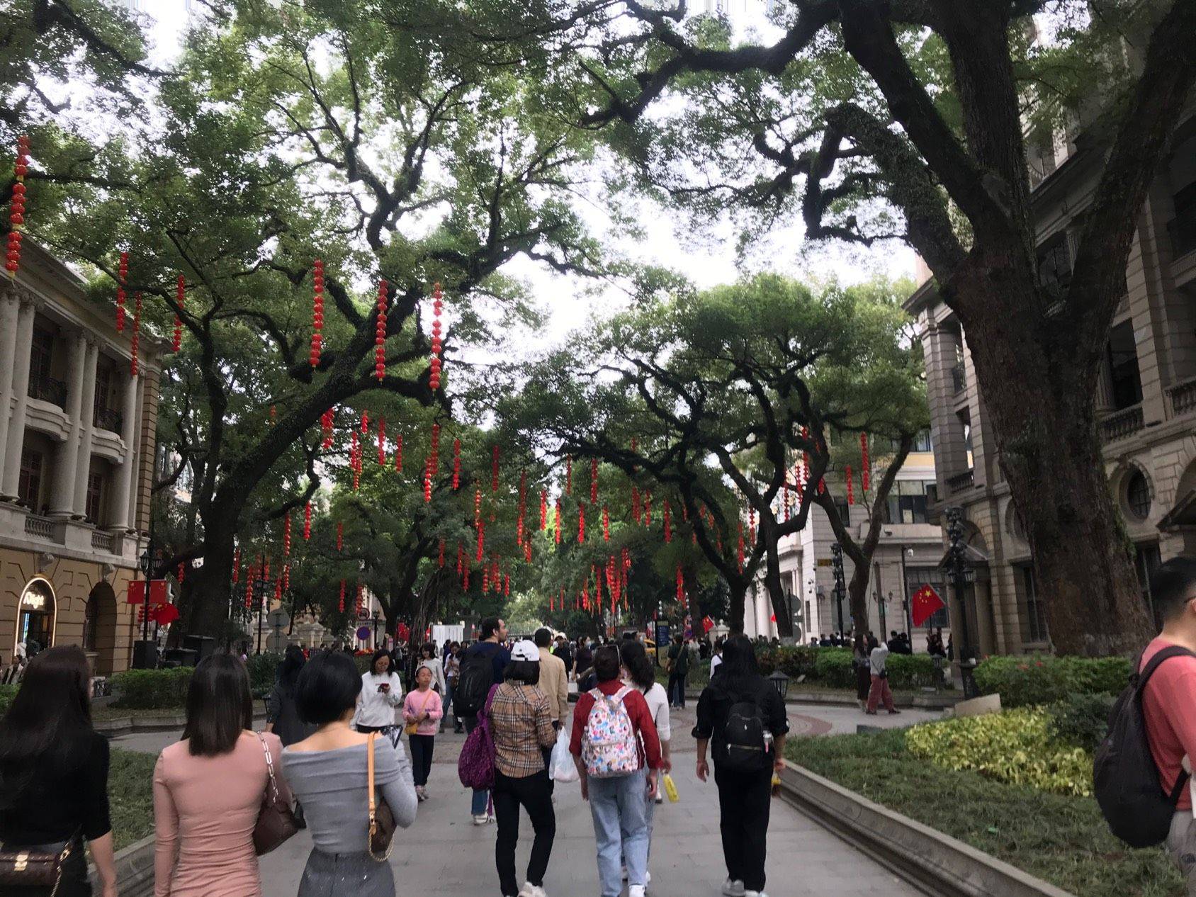 📍广州的老巷子！应该是全国生意最旺的。 