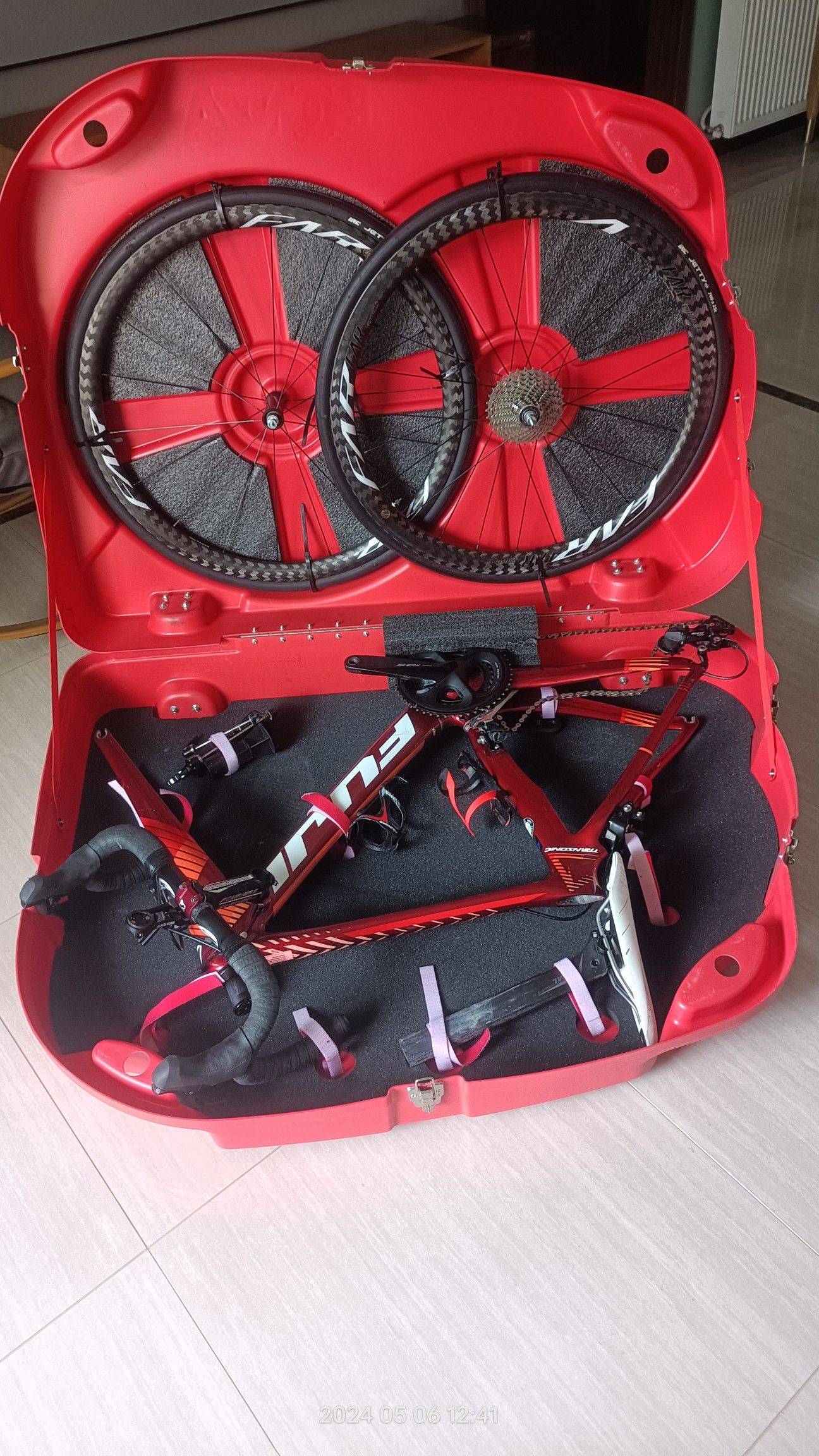 男人么，就得选大红的，要拉风～
    _0