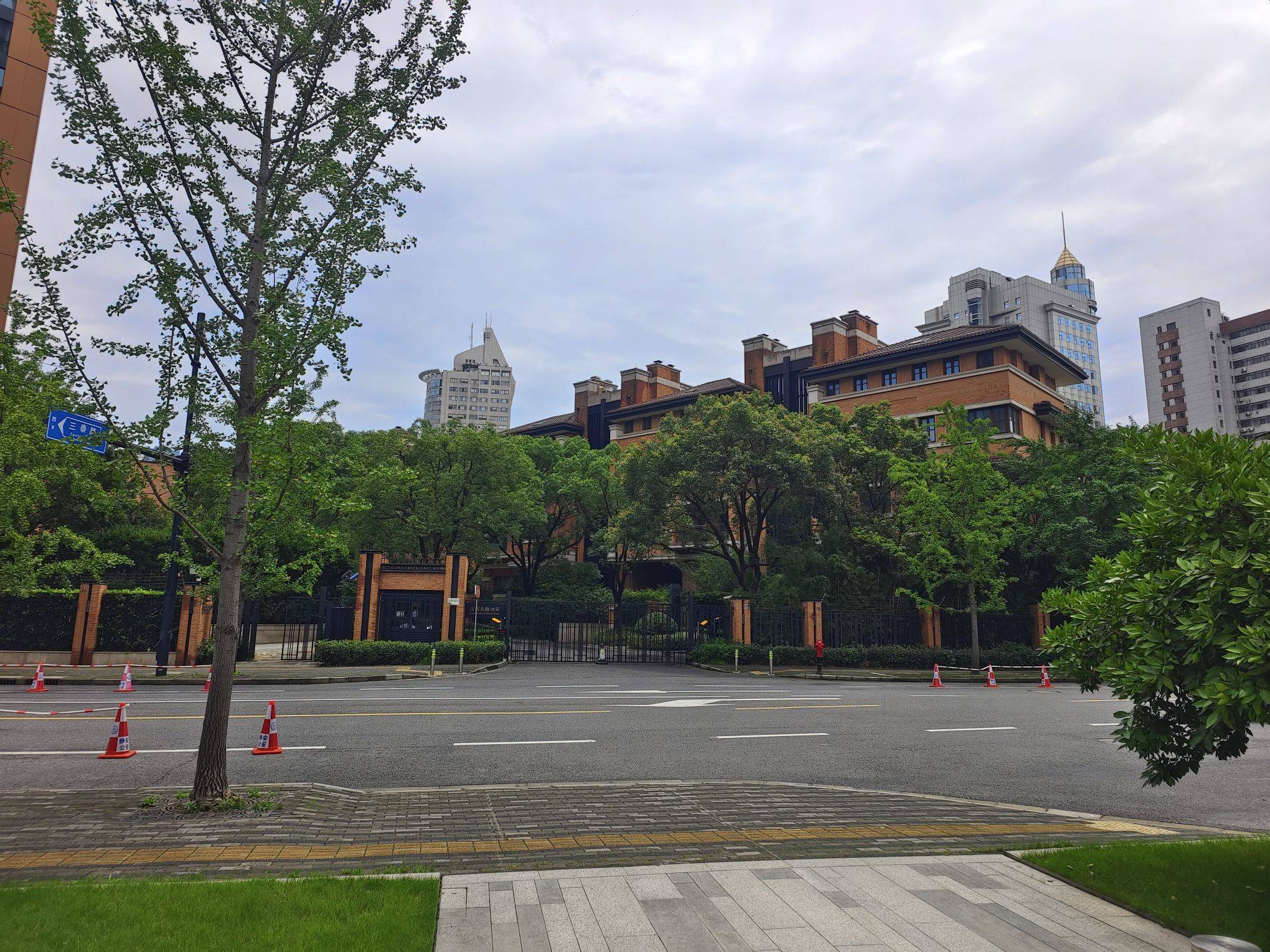 最近在福州出差，又来苏河湾万象城压马路_2