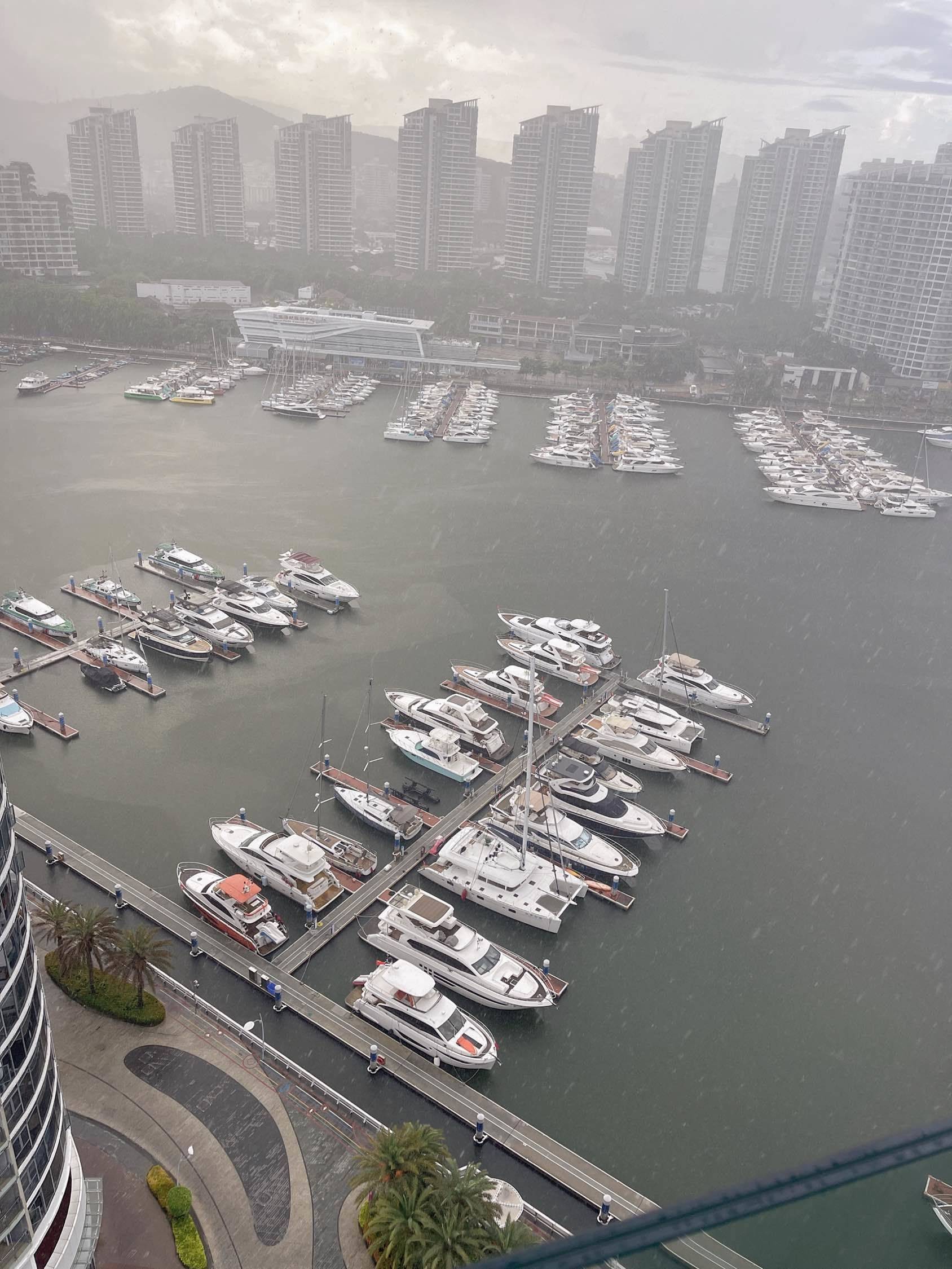 雨天的码头_1
