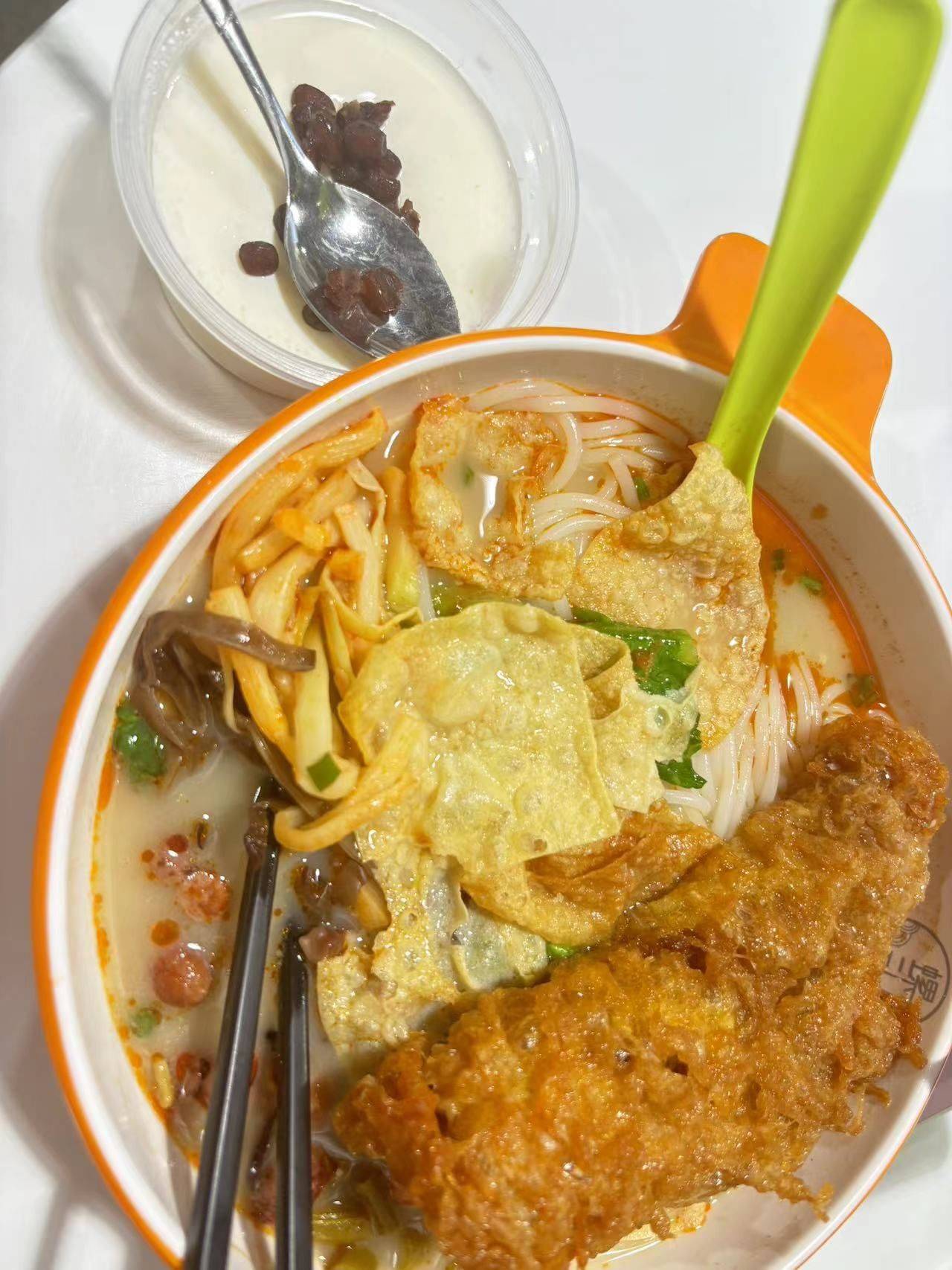 香香的螺蛳粉_1