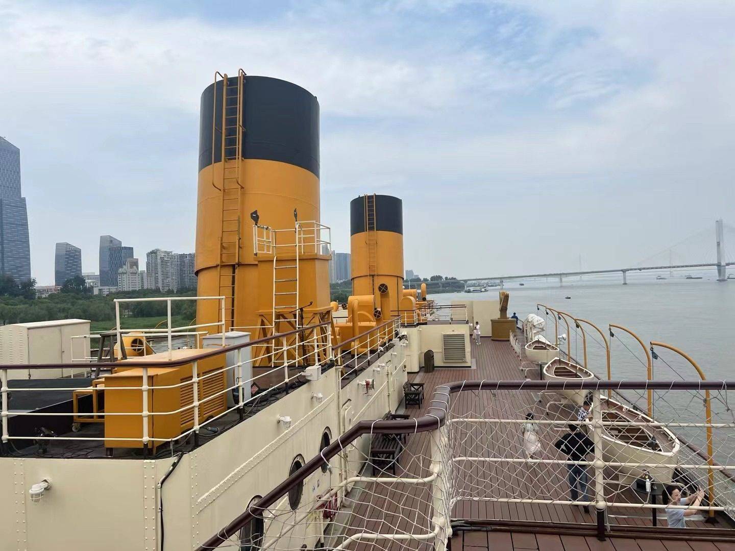 登上承载岁月与故事的“知音号”去探索百年_1