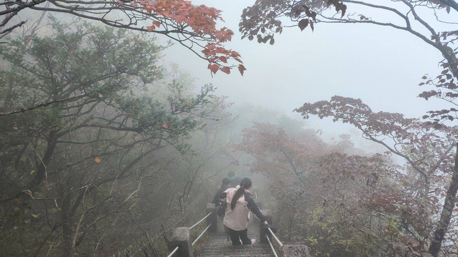 徐霞客说登黄山天下无山，观止矣！真是五岳_2