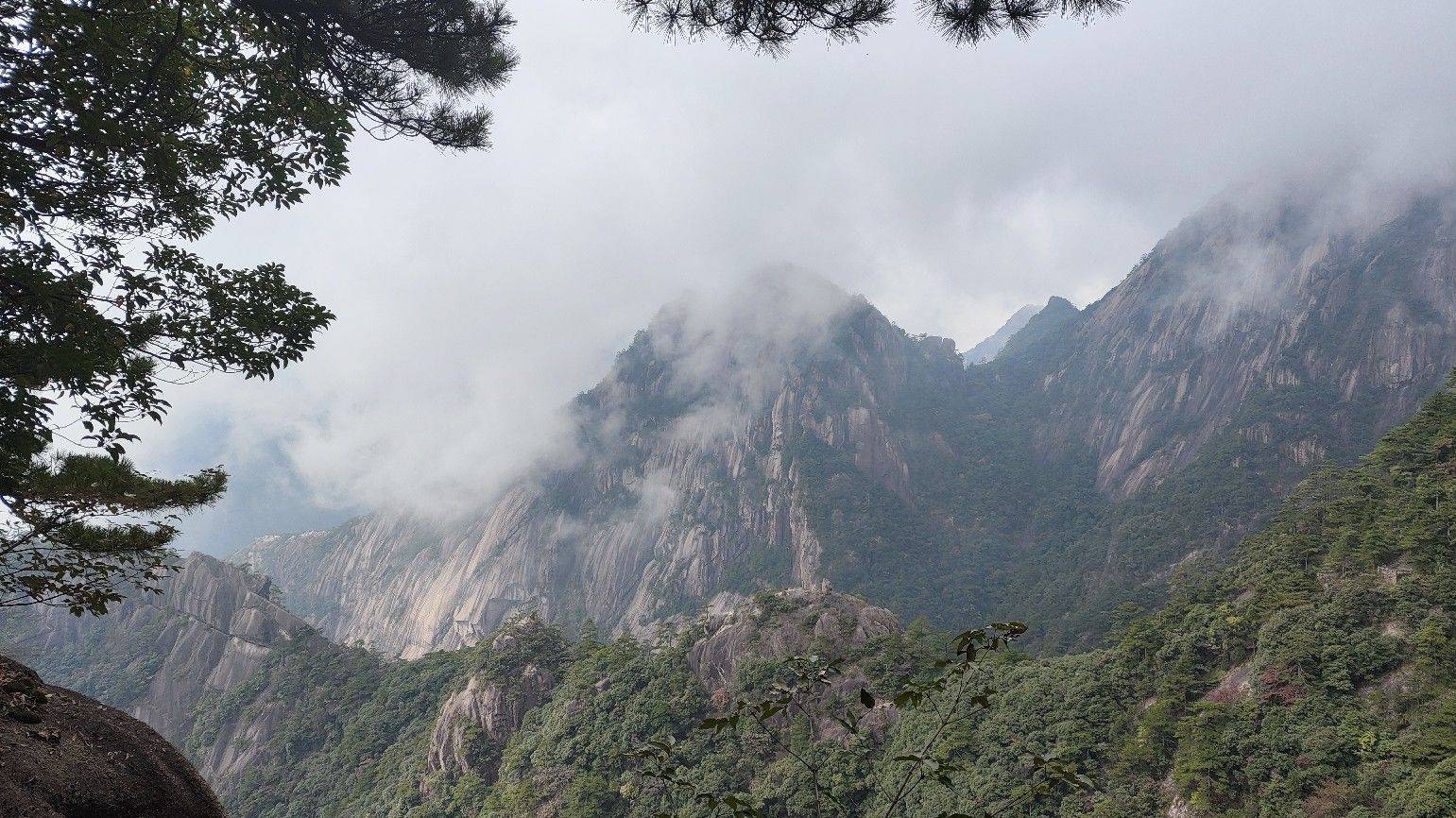 徐霞客说登黄山天下无山，观止矣！真是五岳_1