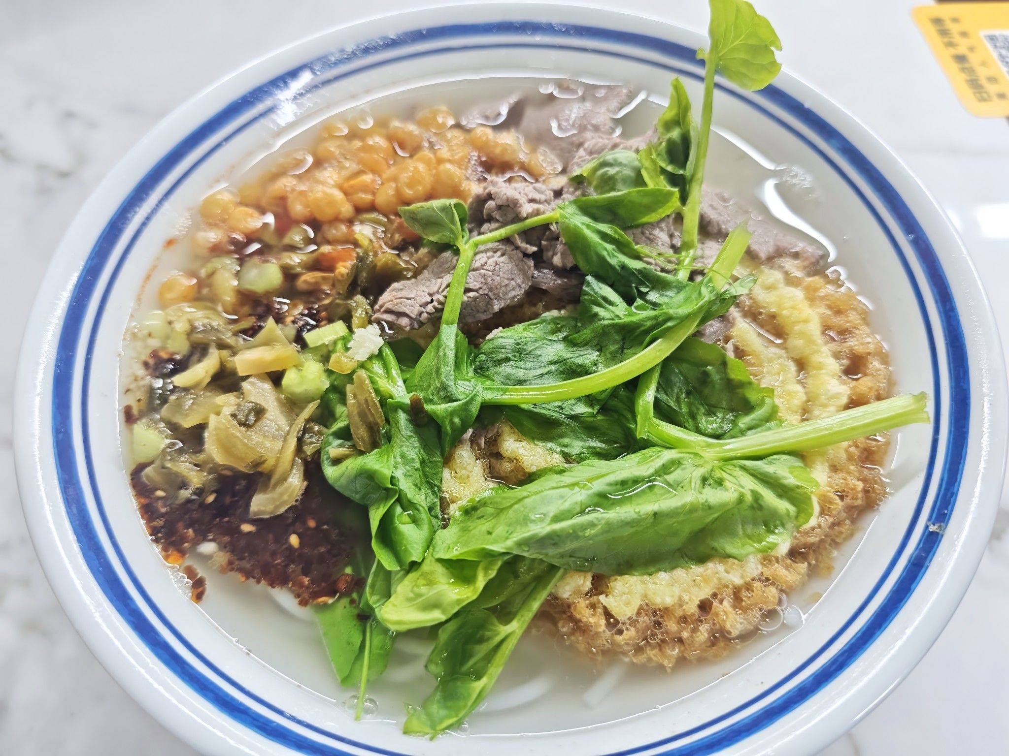 来碗好吃的牛肉米线_1