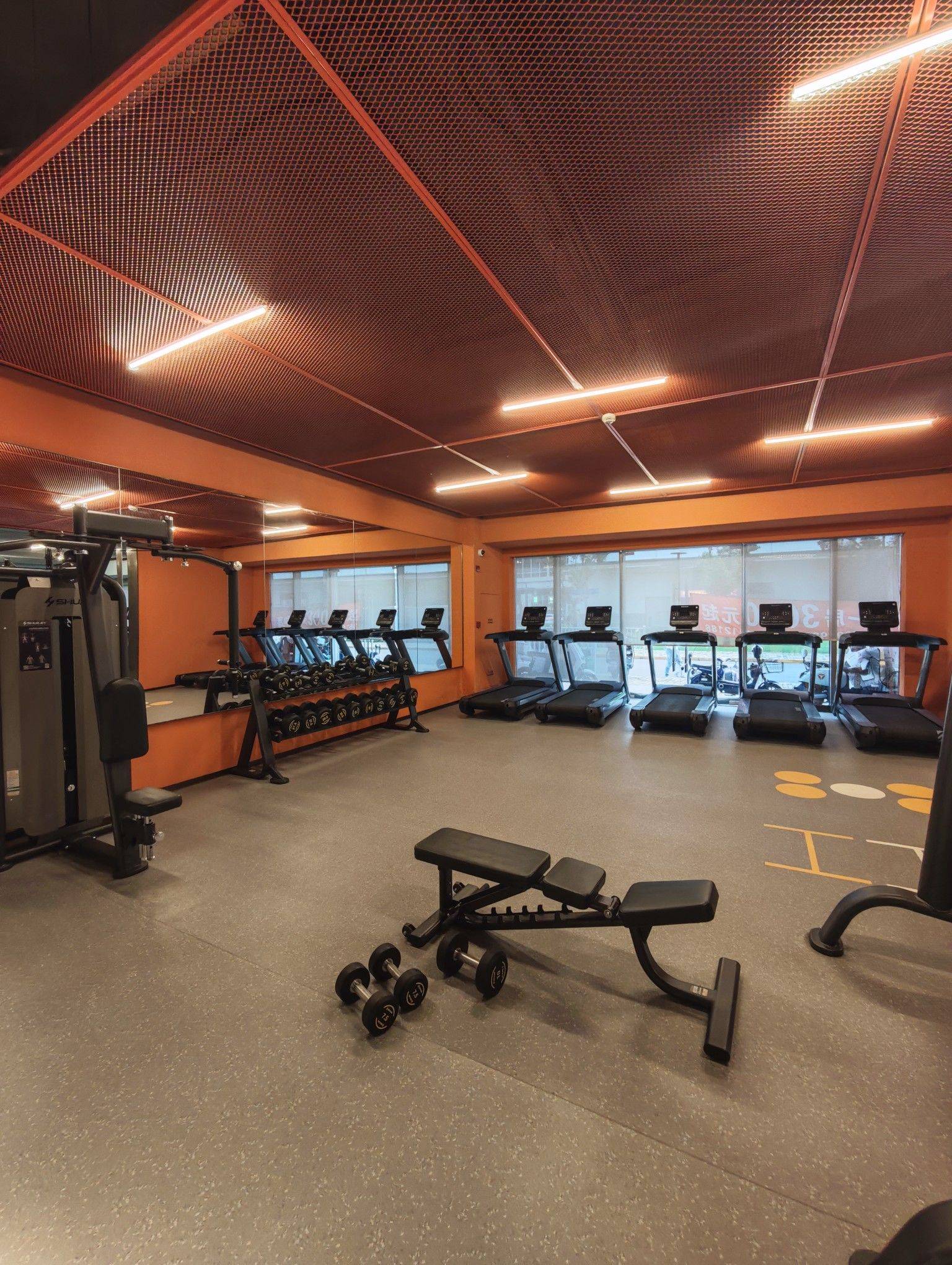 下楼就是免费的健身房，美滋滋_1