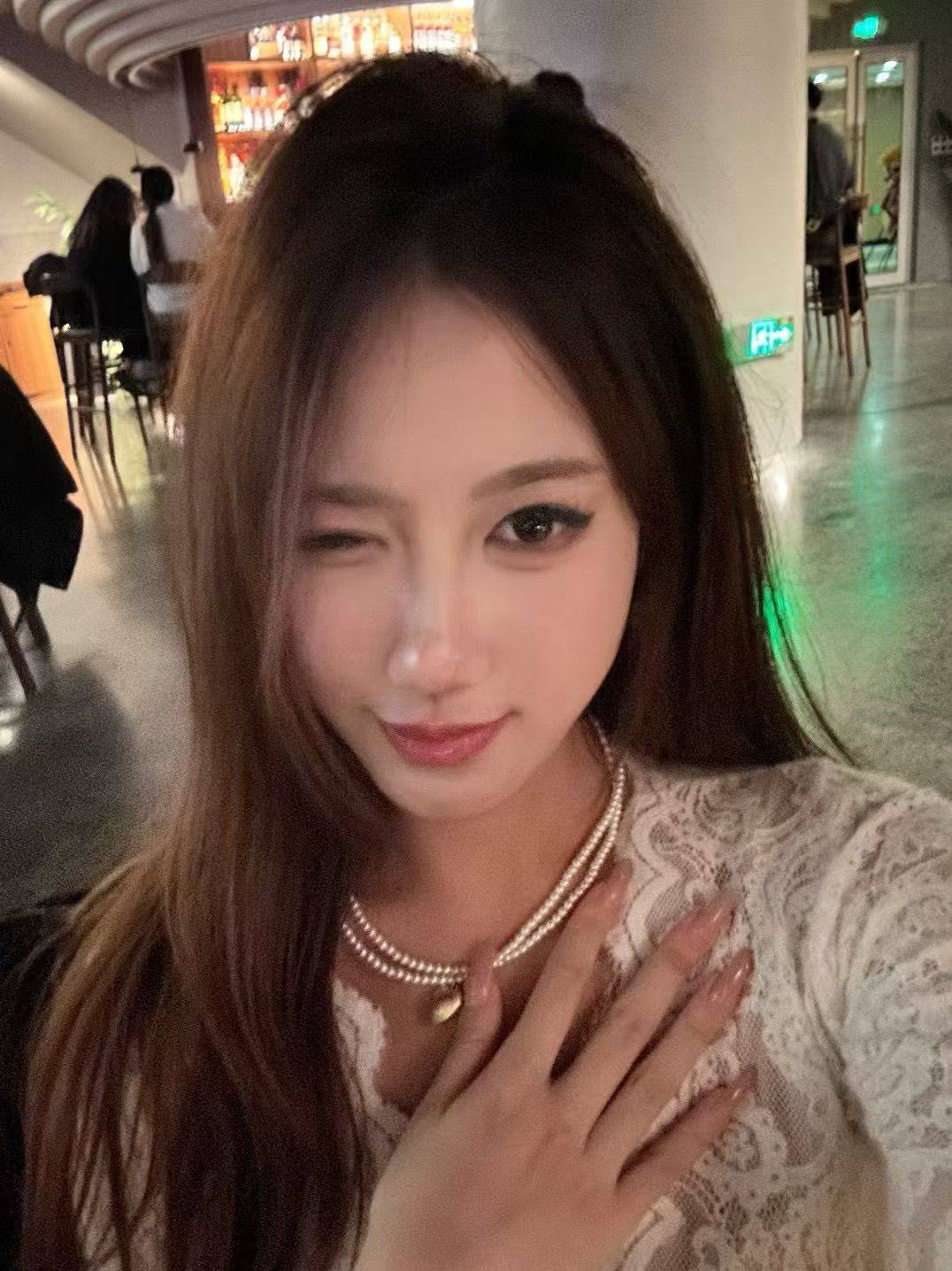 现在已经是喝酒上脸的年纪了…