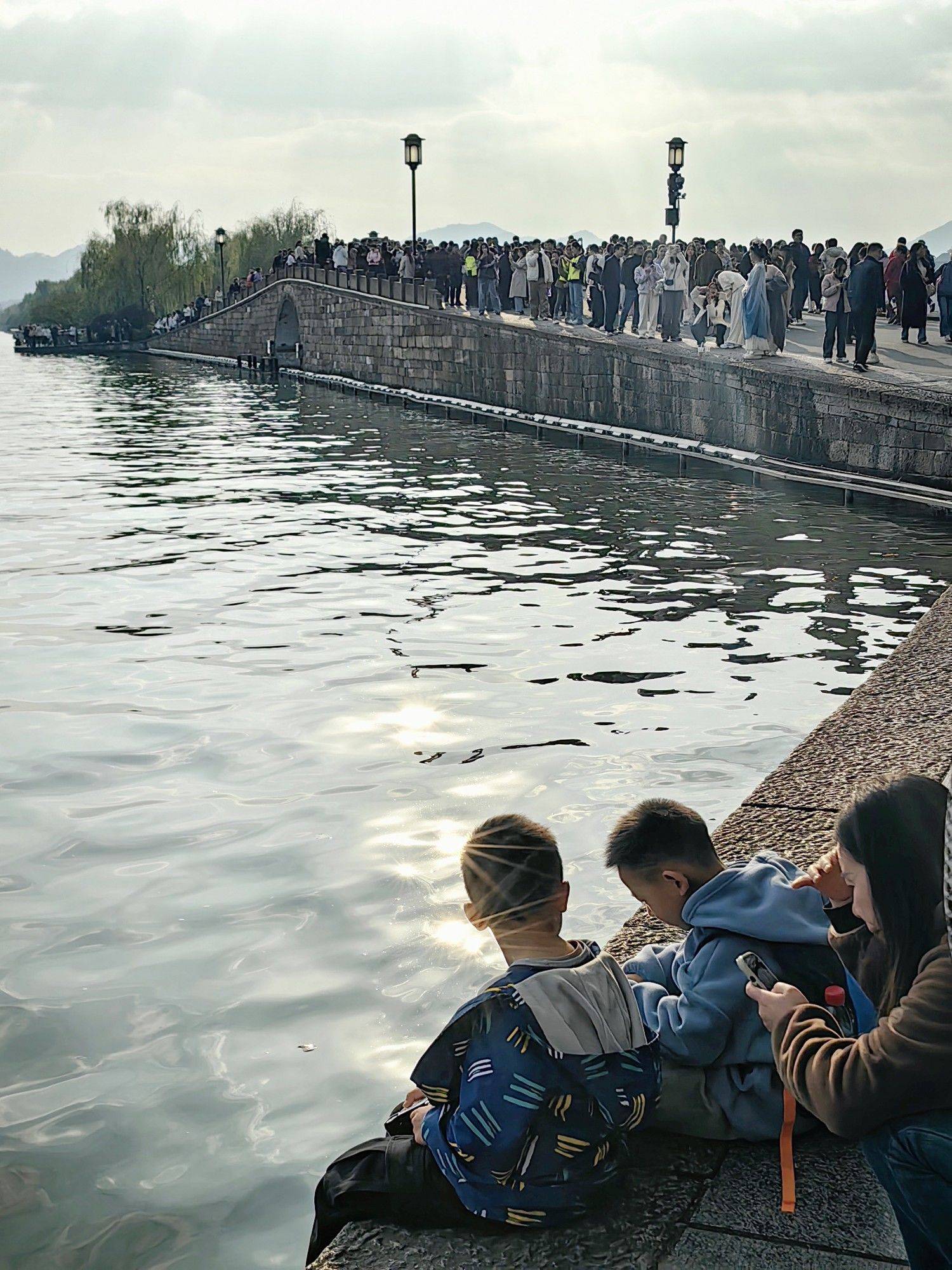 西湖北山街的秋天开始红了_2