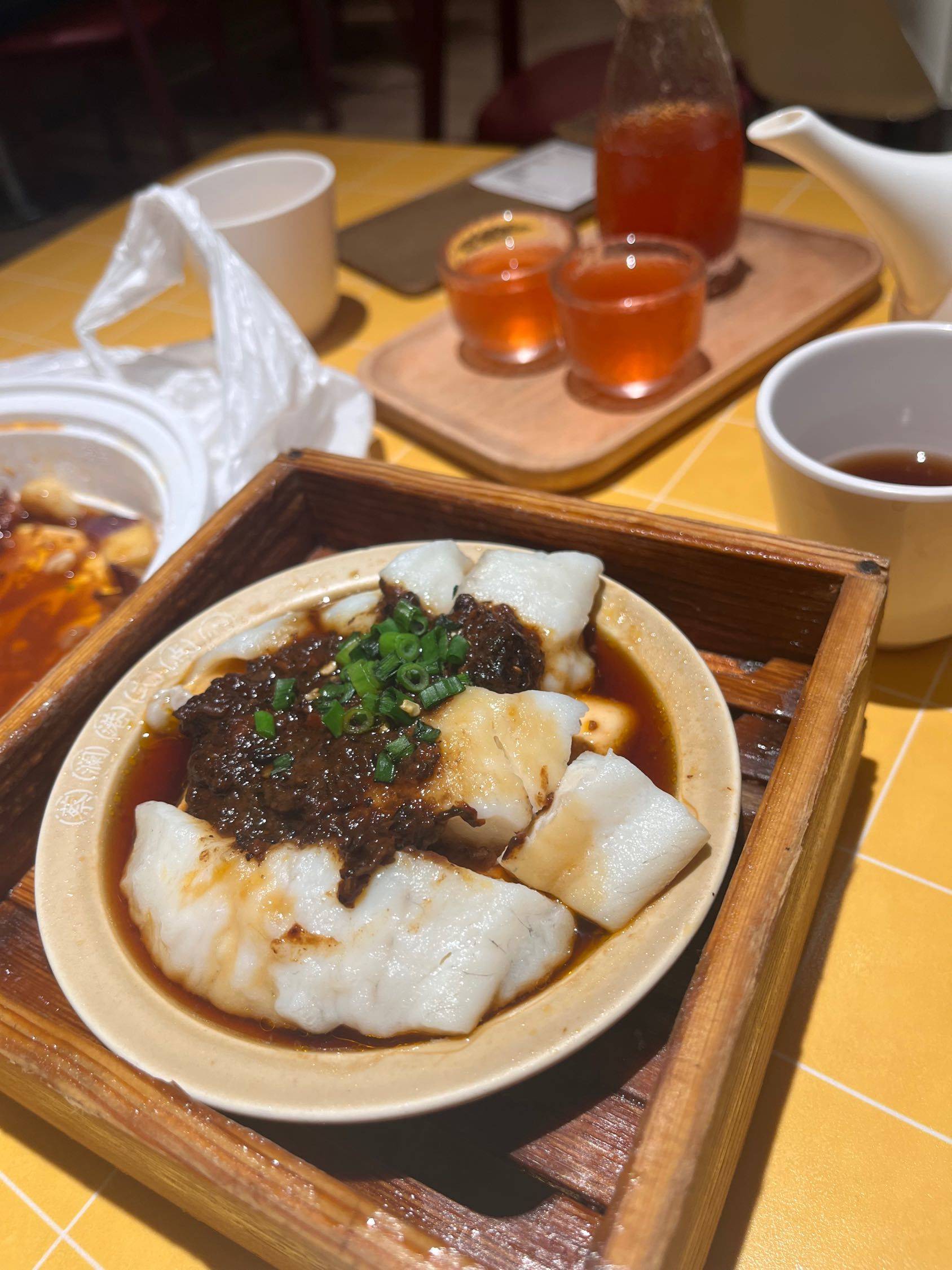 Anyone needs a travel guide/translator 