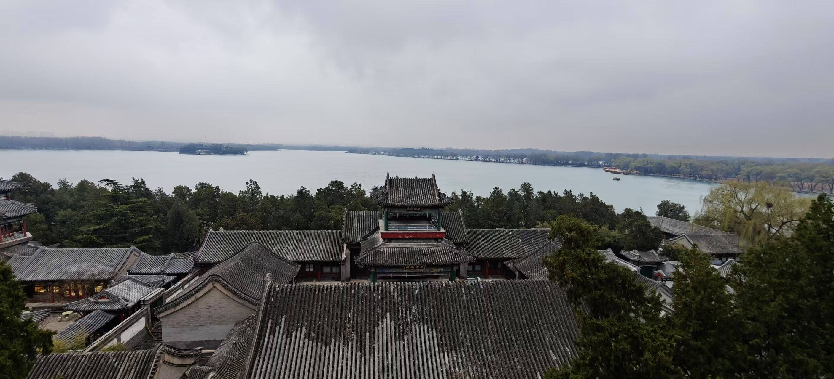 烟雨颐和园 格格们在片片早春的雪中摆拍_3