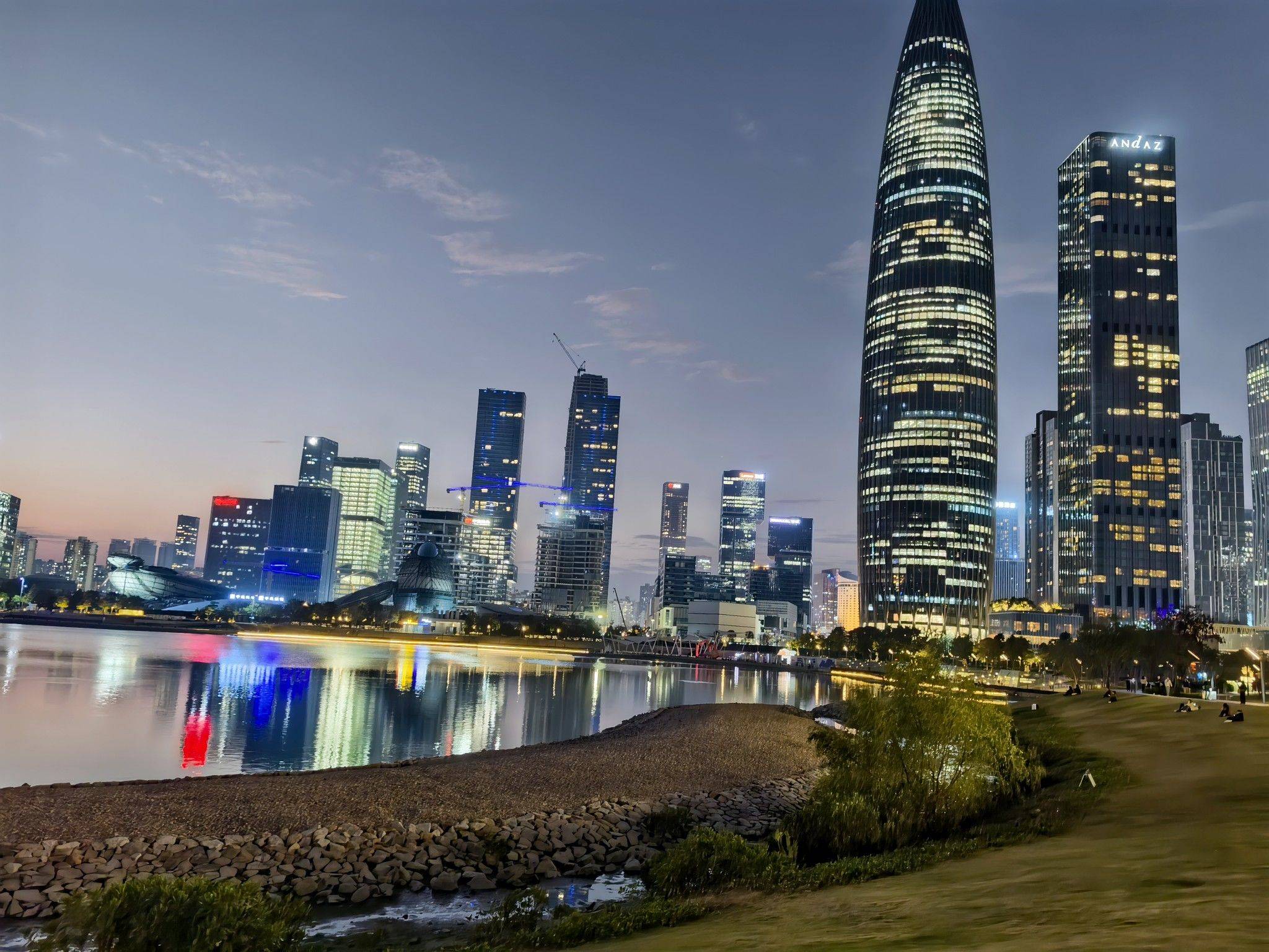 夜幕降临前的深圳湾和春笋_2