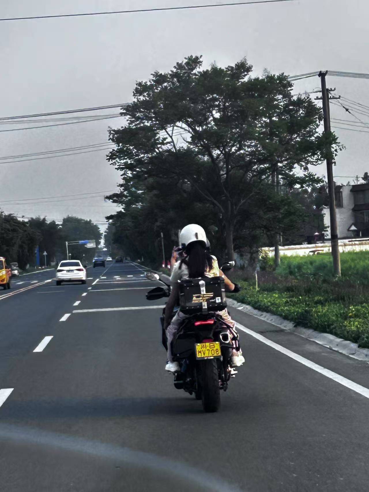 租房看我，能带你跑山玩水那种_3