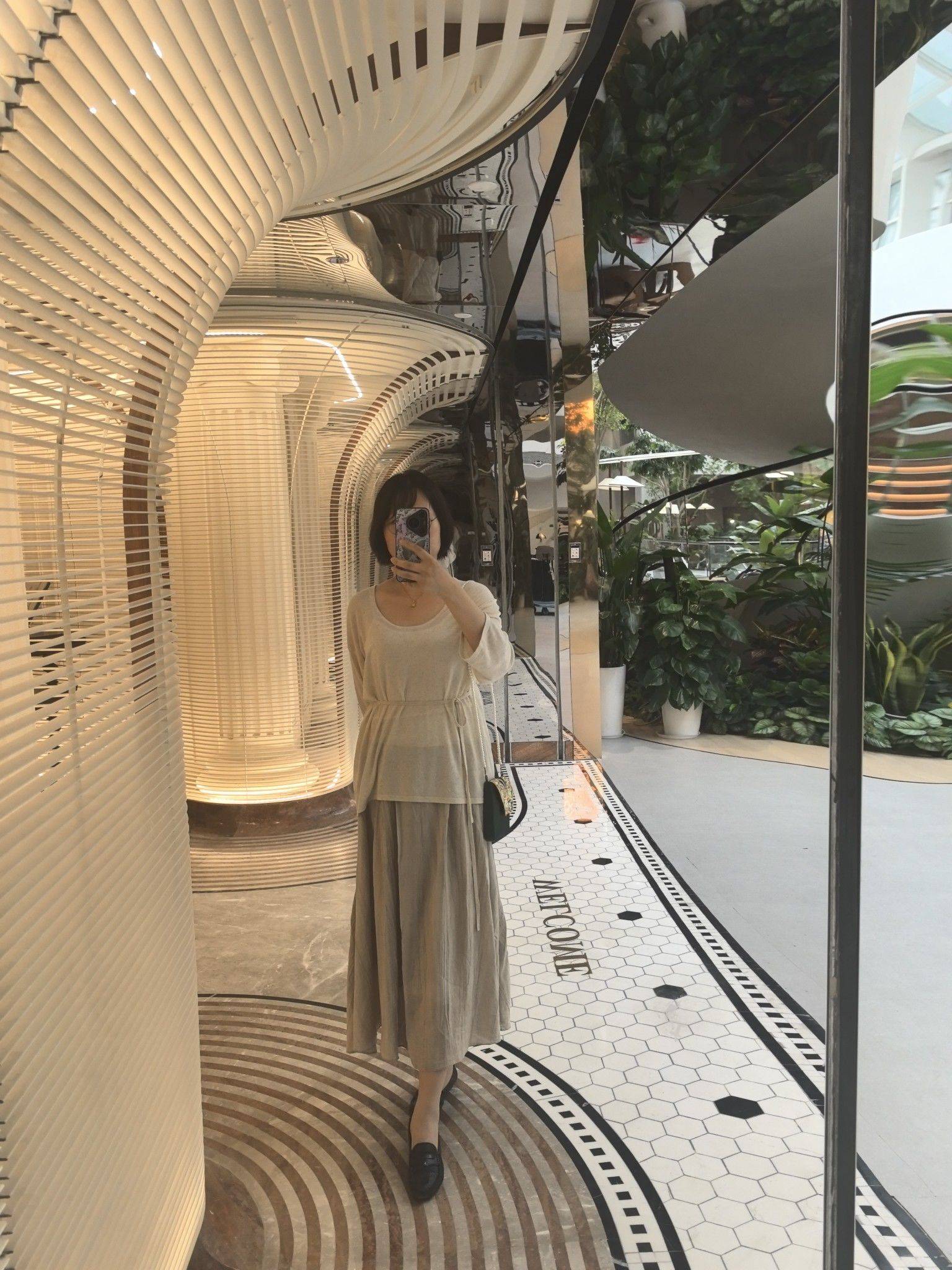 雨中花园用早餐