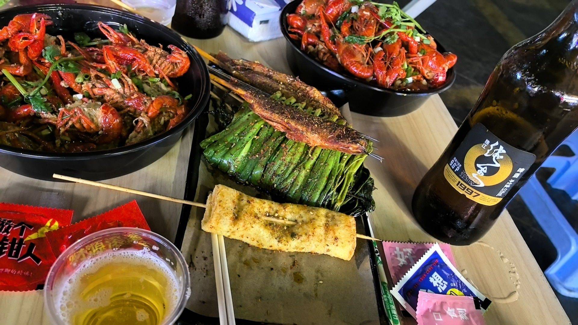 明天约了看房的，估计要推迟咯😅😂😅