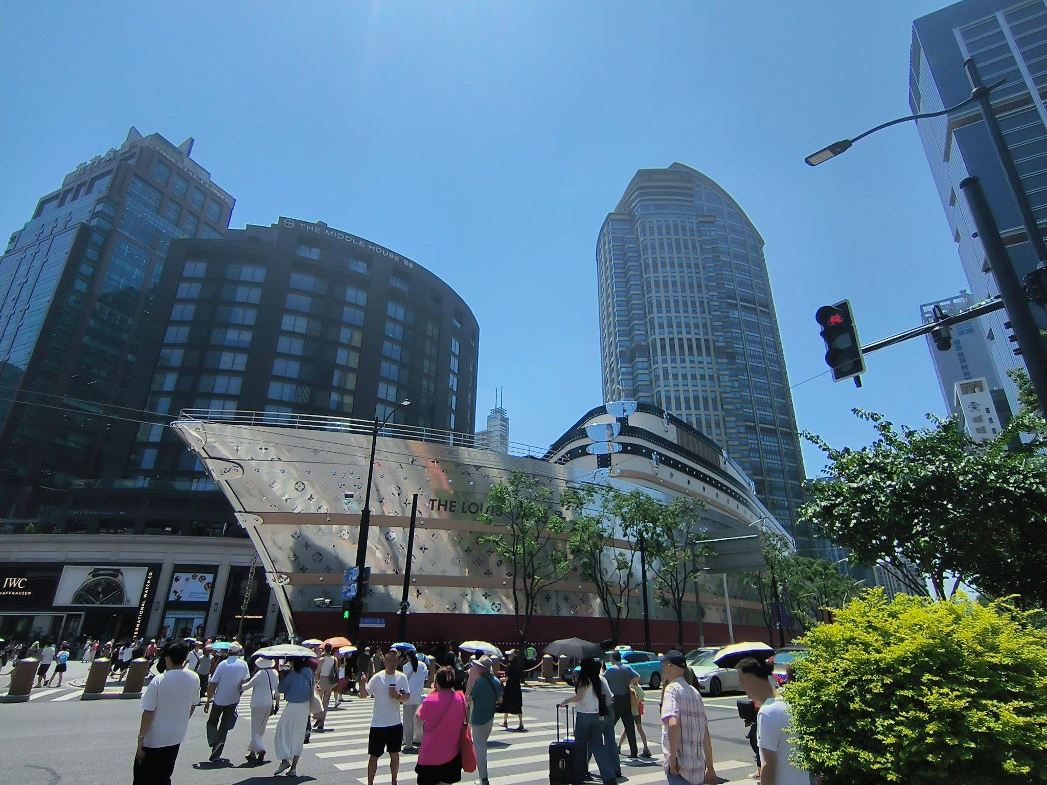 路易号一一上海新网红街景_0