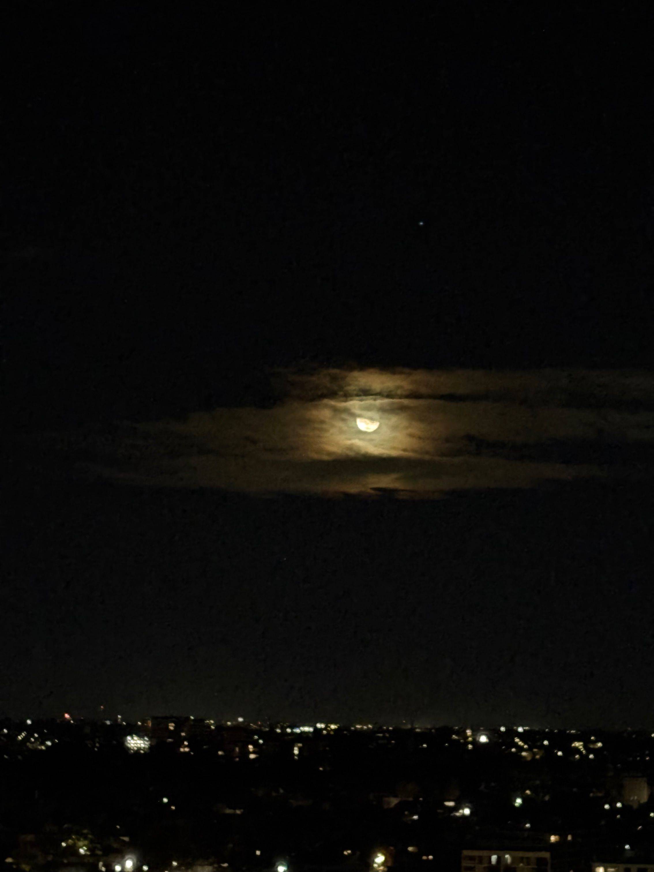 月亮都有温暖的家_0