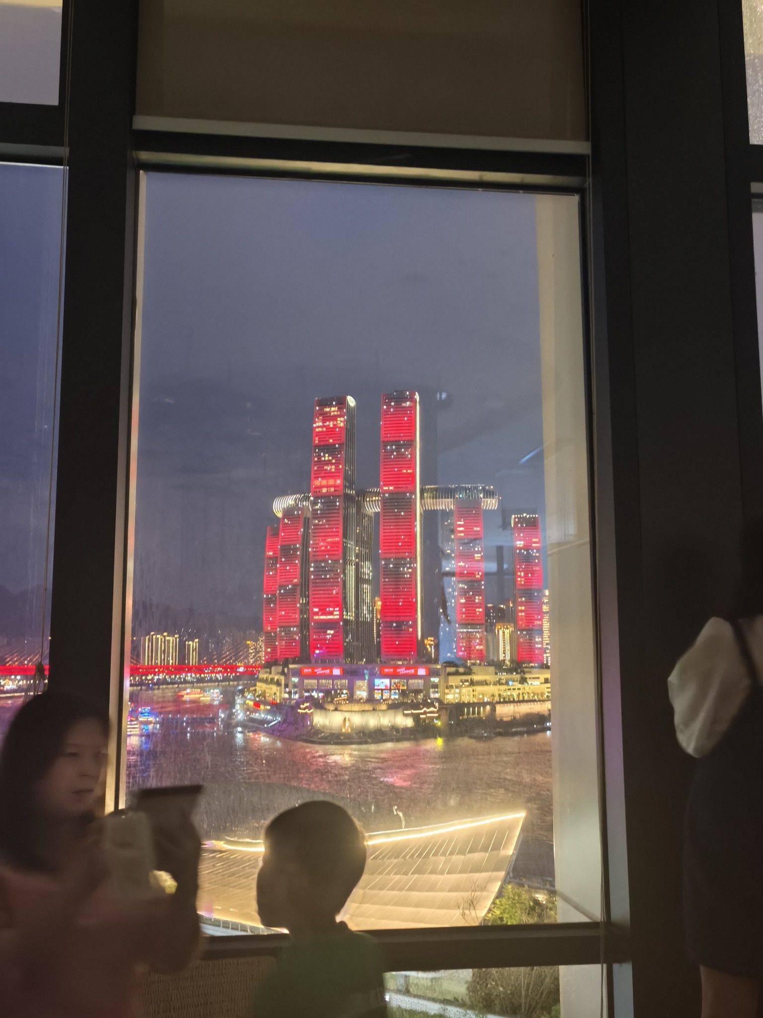 山城的浪漫 在线蹲室友 