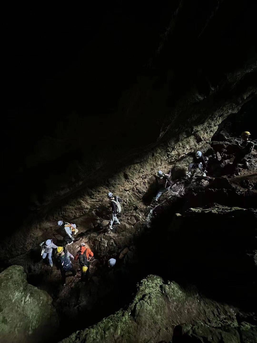 周日出发,探索地心,徒步野生石林·仙人洞