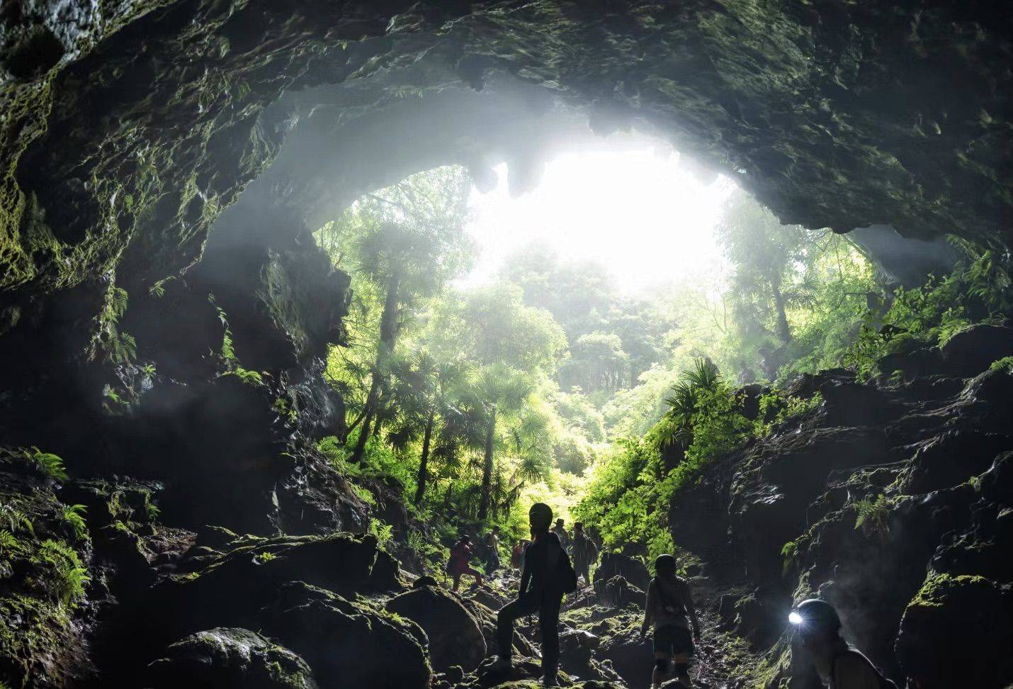 周日出发,探索地心,徒步野生石林·仙人洞