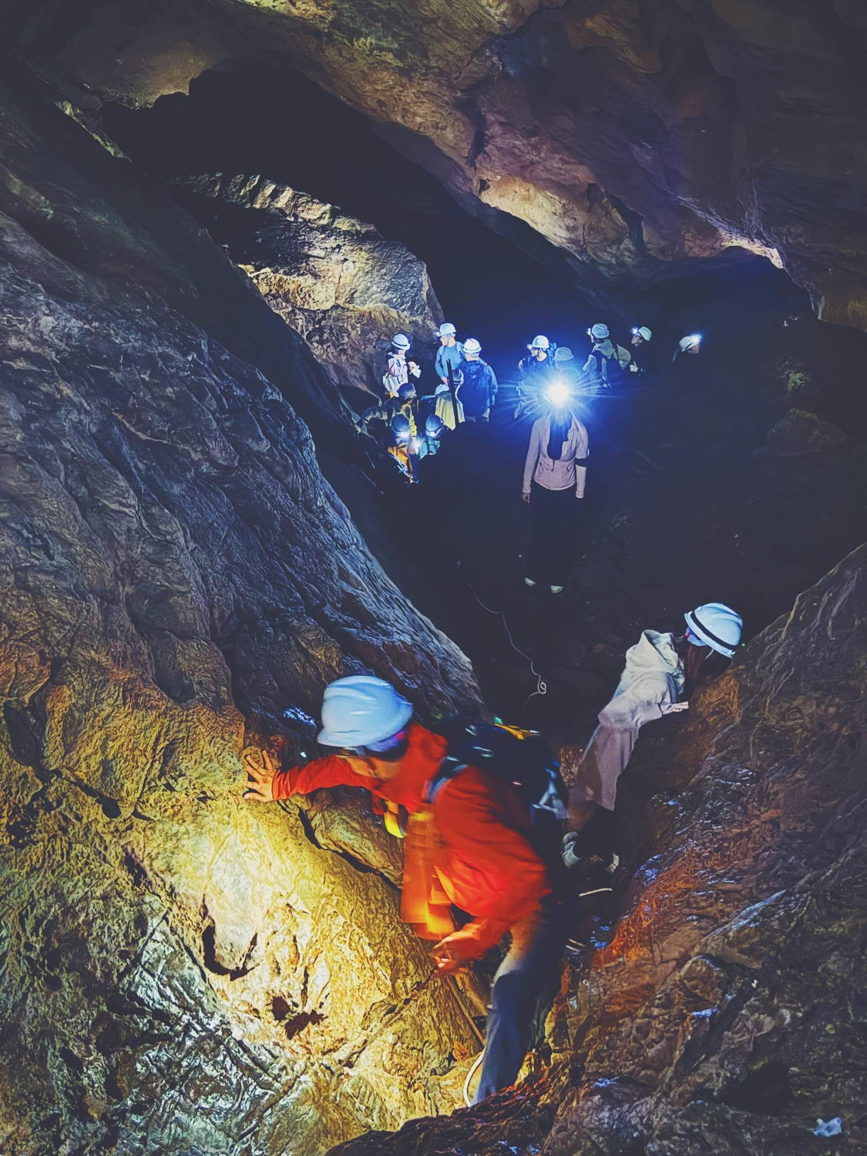 周日出发,探索地心,徒步野生石林·仙人洞