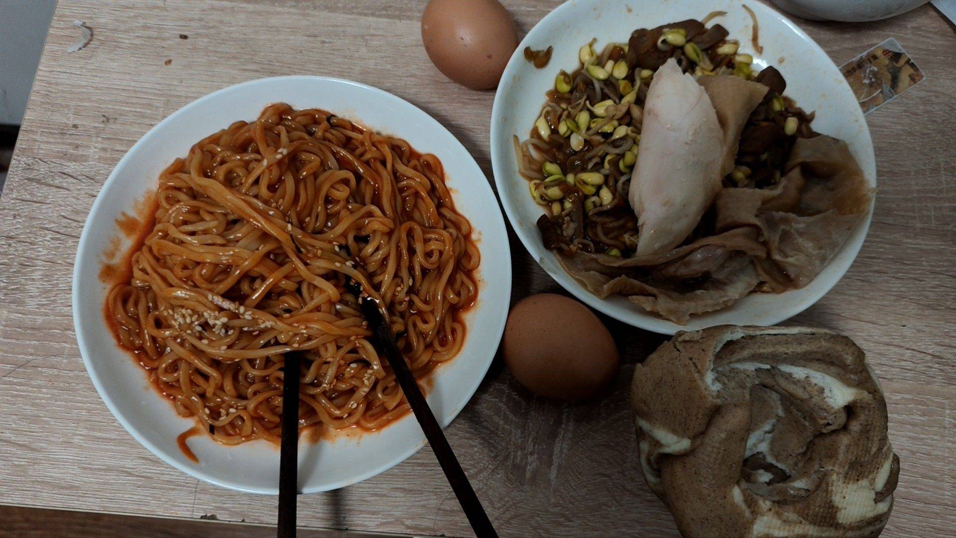 儿子做的饭，很难吃，一点都没剩