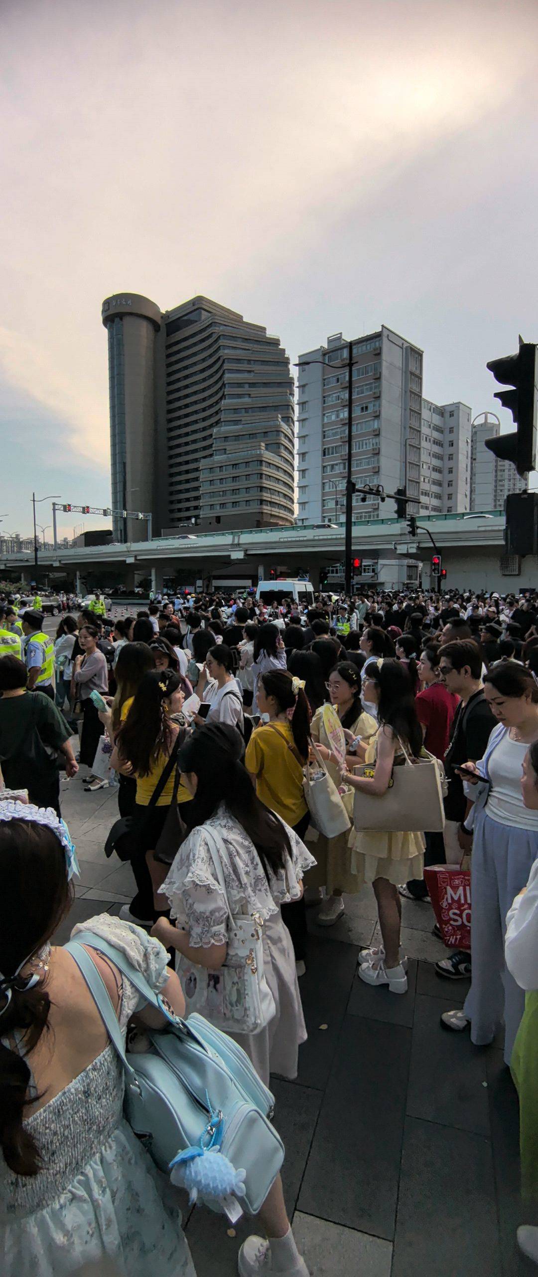 我真的就想过个马路#时代少年团上海演唱会