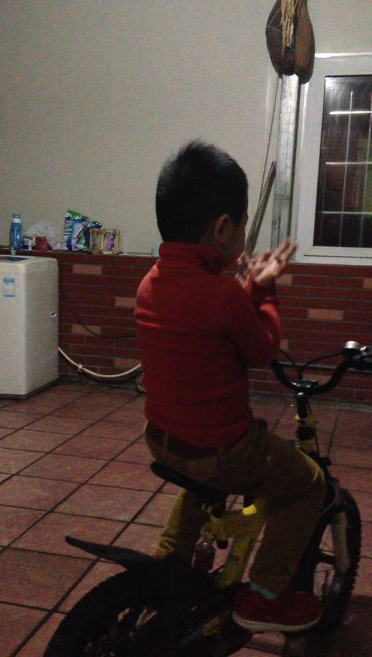  小骑士  骑车  专注时刻  