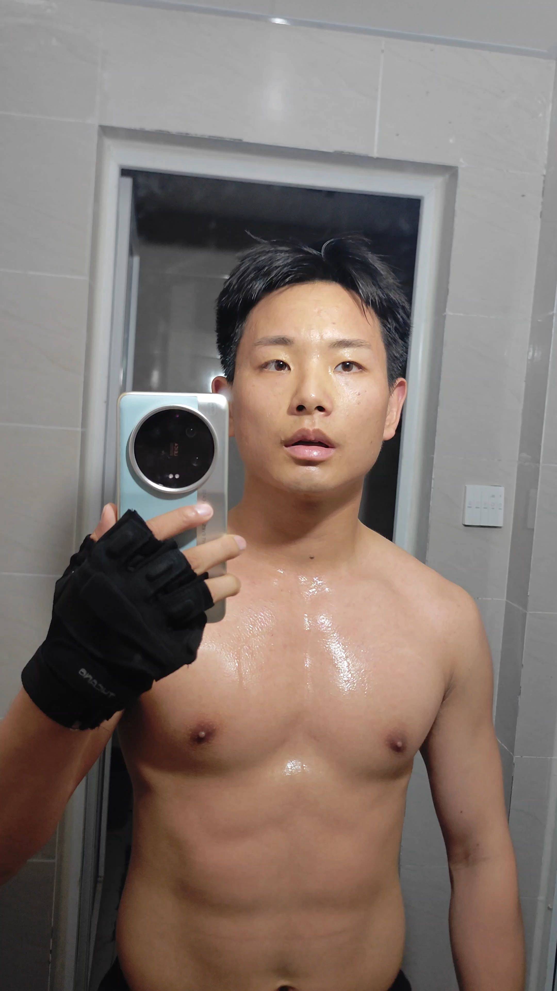 人呐，老照片还是少翻得好